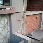 Καταγγελία για φθορές σε πεζοδρόμιο του Βύρωνα 1 2013-02-09-1-46-47