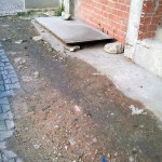 Καταγγελία για φθορές σε πεζοδρόμιο του Βύρωνα 2 2013-02-09-10-46-08