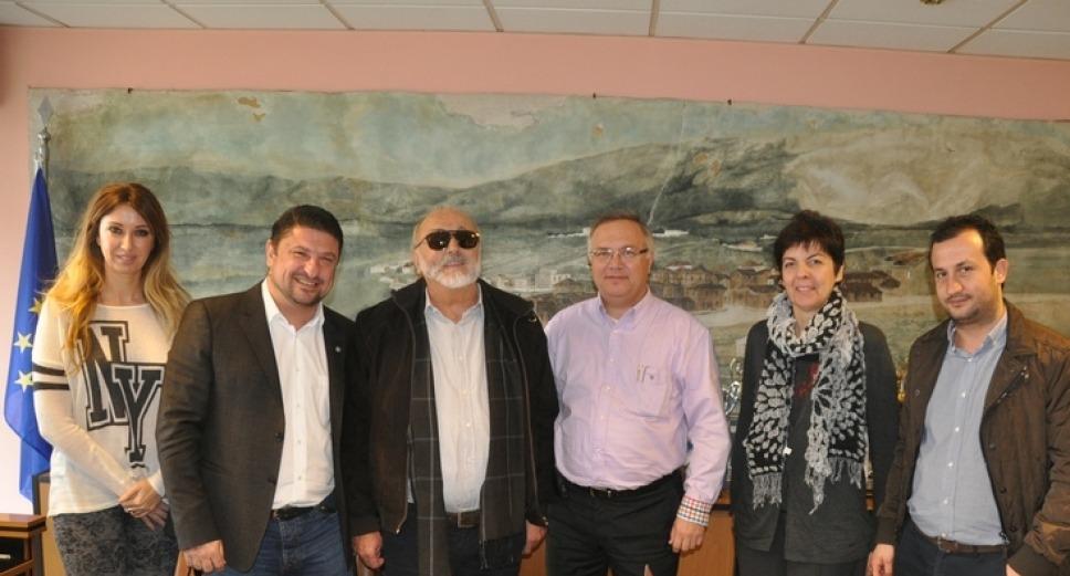 Συνάντηση ενημέρωσης του Κοινοβουλευτικού Εκπροσώπου του ΣΥΡΙΖΑ-ΕΚΜ από το Δήμαρχο Βύρωνα
