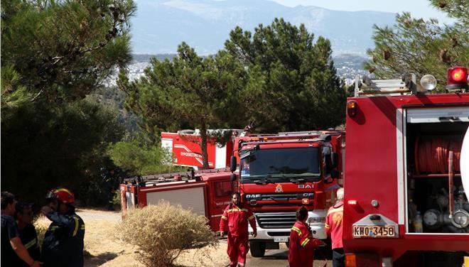 Συνελήφθη 39χρονος για τους εμπρησμούς στον Καρέα PYRKAGIA KAREAS1