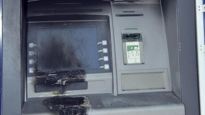 «Έκφραση αλληλεγγύης» στον Νίκο Ρωμανό οι εμπρησμοί ΑΤΜ στον Βύρωνα atm emprismos