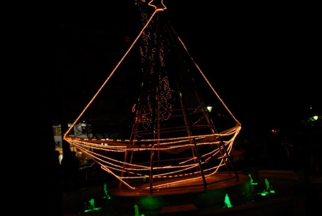 Άναμμα Χριστουγεννιάτικου Δέντρου Δήμου Βύρωνα 1 dentro 2015 vironas