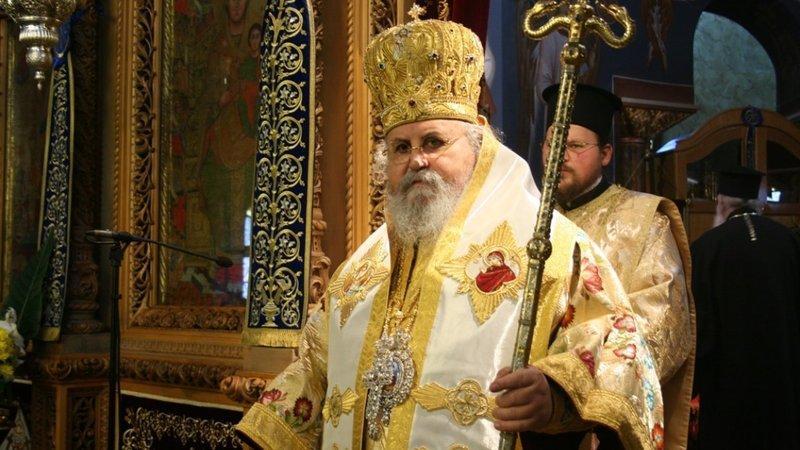 Το ΚΕΕΛΠΝΟ χρύσωνε το παγκάρι της Μητρόπολης Βύρωνα-Καισαριανής mitropolitis danil