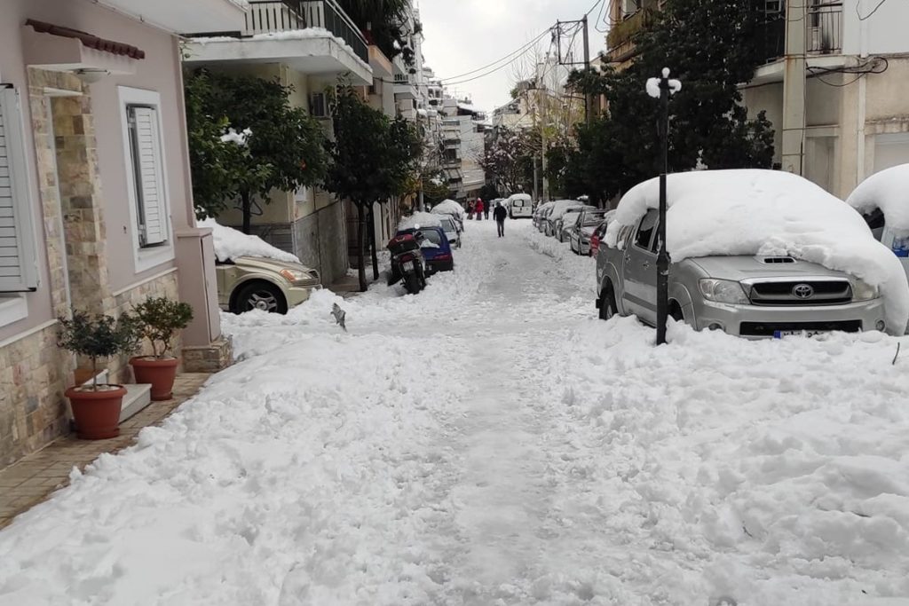 Με πολλές δυσκολίες η διάνοιξη των δρόμων στον Βύρωνα 1 269593048 10157318039077609 6586880595722922727 n
