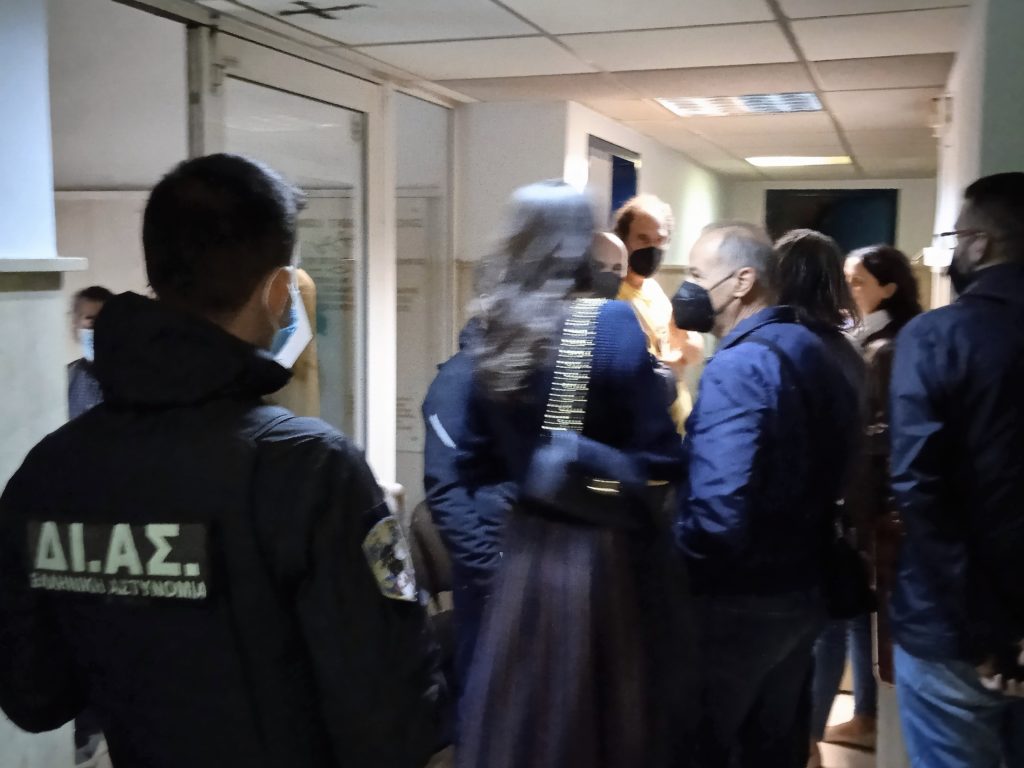 Προσαγωγές μελών της ΑΡ.ΠΑ. από την αστυνομία για απόπειρα ανάρτησης πανό 2 IMG 20221019 203904