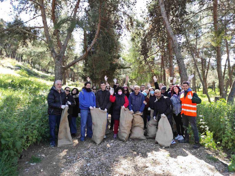 Δράση καθαρισμού από τον ΣΠΑΥ στο λόφο Σταυρού στον Βύρωνα lofos stavrou vironas