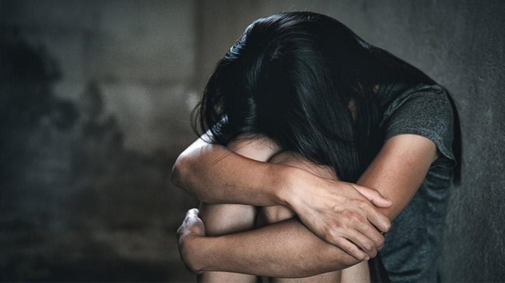 Συνελήφθη στον Βύρωνα μέλος κυκλώματος μαστροπείας ανηλίκων 1 aniliki kopela