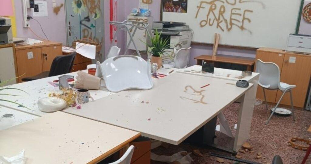 Βανδαλισμοί σε δύο δημοτικά σχολεία του Βύρωνα 3 sxoleio vyronas