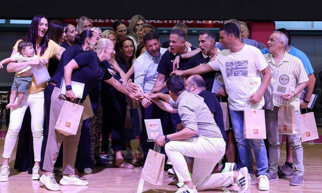 Βράβευση της «χρυσής» ομάδας του Αθηναϊκού που κατέκτησε το EuroCup το 2010 2 athinaikos vraveusi