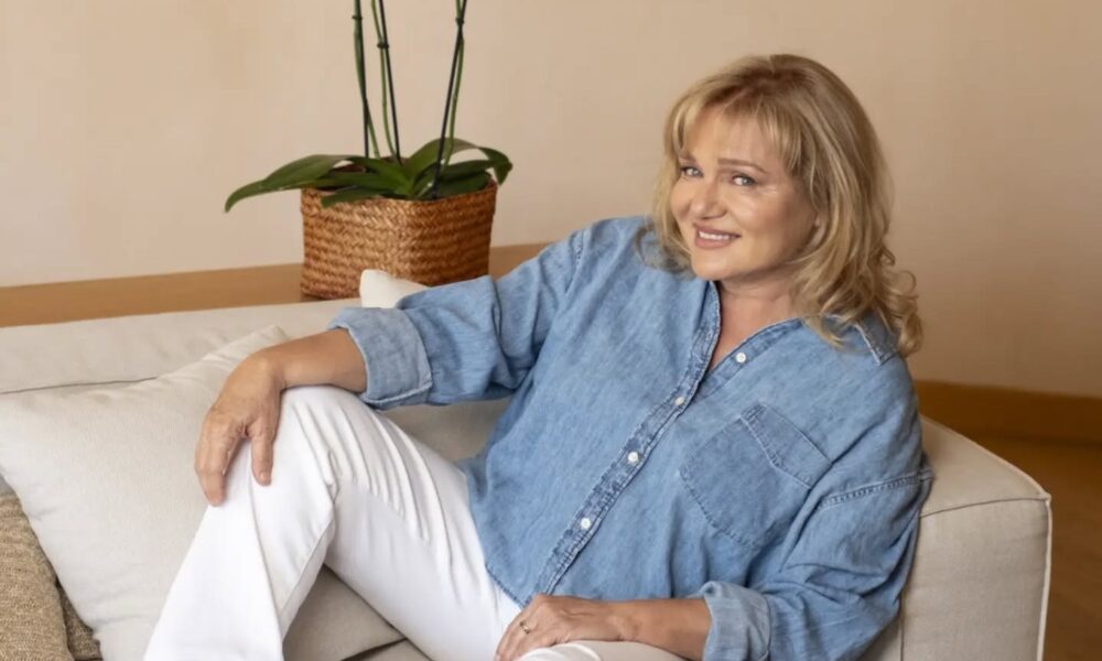 Η Μαρία Καβογιάννη γιόρτασε τα γενέθλιά της στο σπίτι της στον Βύρωνα με καλούς φίλους