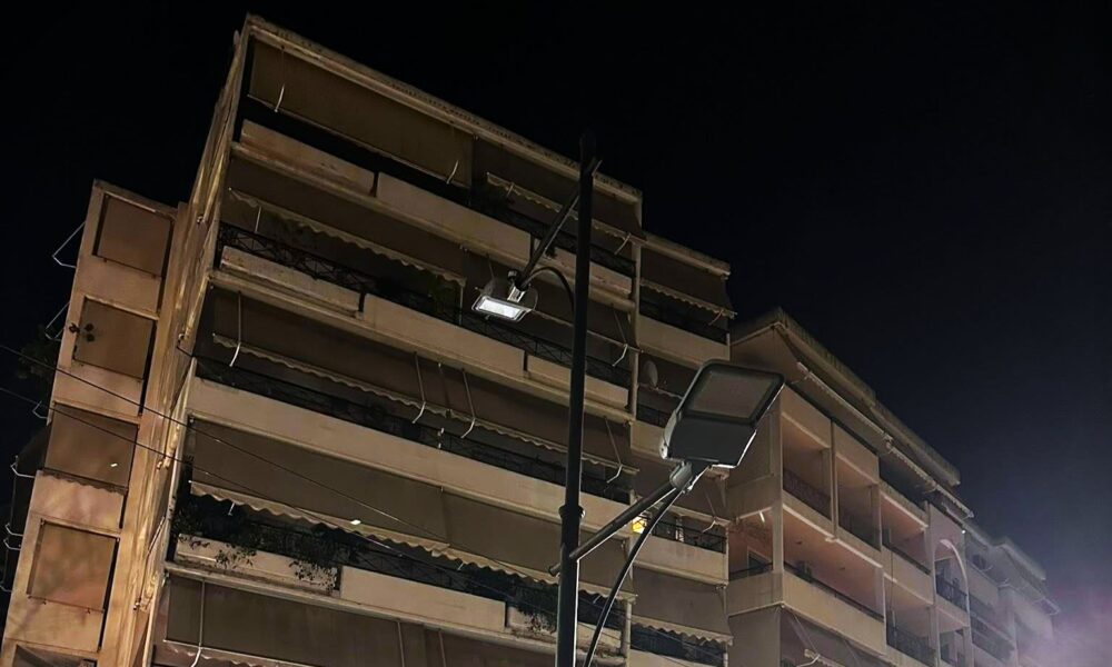 ΔΕΔΔΗΕ και ΕΥΔΑΠ αφήνουν τον Βύρωνα στο σκοτάδι και χωρίς νερό fotismos vironas