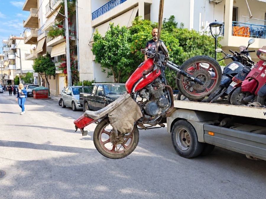 76 αυτοκίνητα και δίκυκλα αποσύρθηκαν το 2026 1 4 2