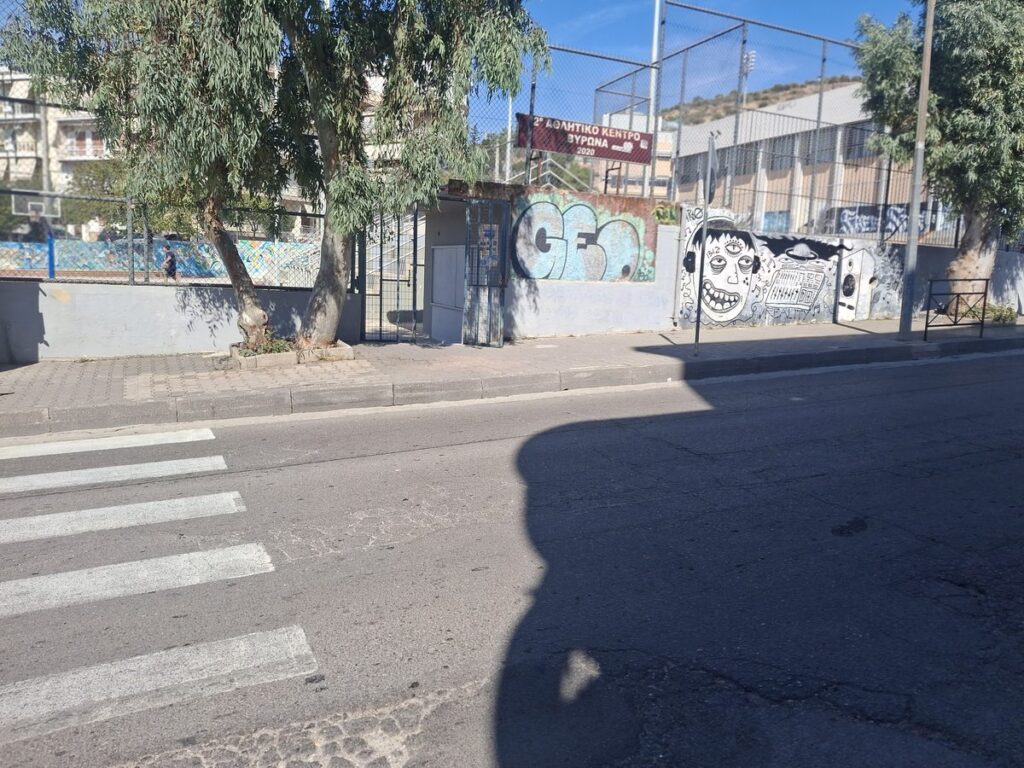 Γυναίκα τραυματίστηκε θανάσιμα από μοτοσικλέτα σε διάβαση στην Αρχιεπισκόπου Χρυσοστόμου 1 Η διάβαση πεζών στην οδό Αρχιεπισκόπου Χρυσοστόμου Αθηνών στον Βύρωνα, όπου σημειώθηκε το τροχαίο