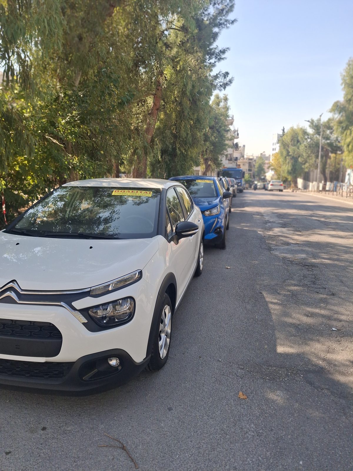 Γυναίκα τραυματίστηκε θανάσιμα από μοτοσικλέτα σε διάβαση στην Αρχιεπισκόπου Χρυσοστόμου 3 Σταθμευμένα αυτοκίνητα στο ρεύμα ανόδου της οδού Αρχιεπισκόπου Χρυσοστόμου Αθηνών